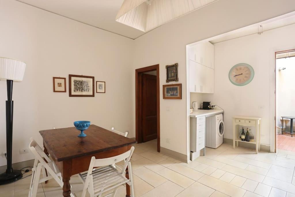 Belle Donne Historical Apartment - City Center Флоренция Экстерьер фото
